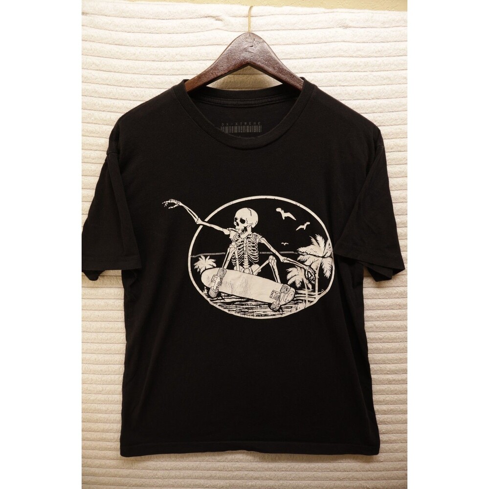 Men’s DX-Xtreme brand black Graphic cotton t-shirt, Size L Skateboard Skeleton
